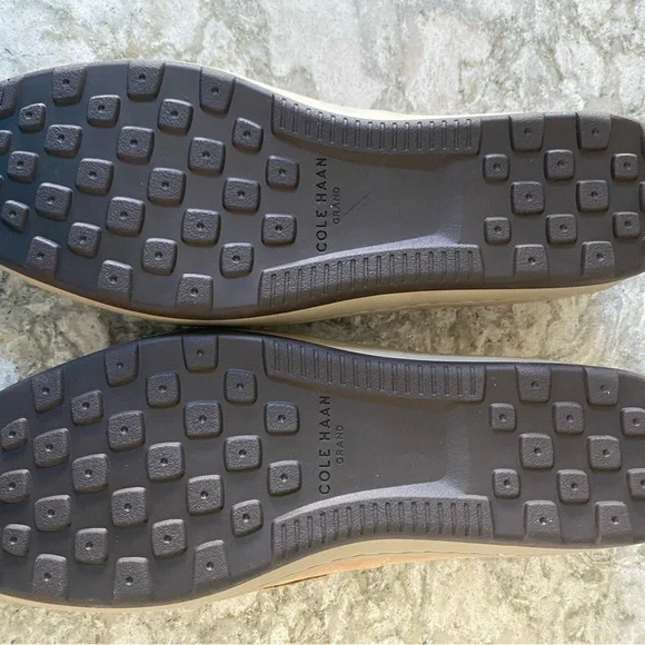 Men's Cole Haan driving loafers. - Picture 2 of 6